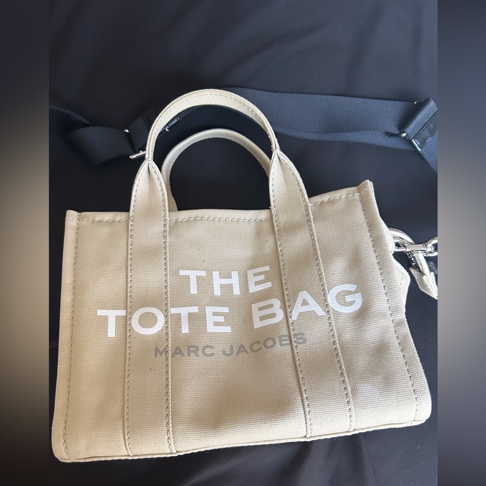 Marc Jacobs tan and creme tote bag